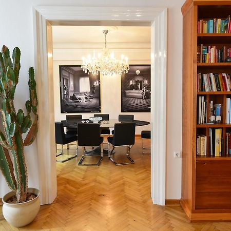 Neoclassical Luxury Apartment Любляна Екстер'єр фото