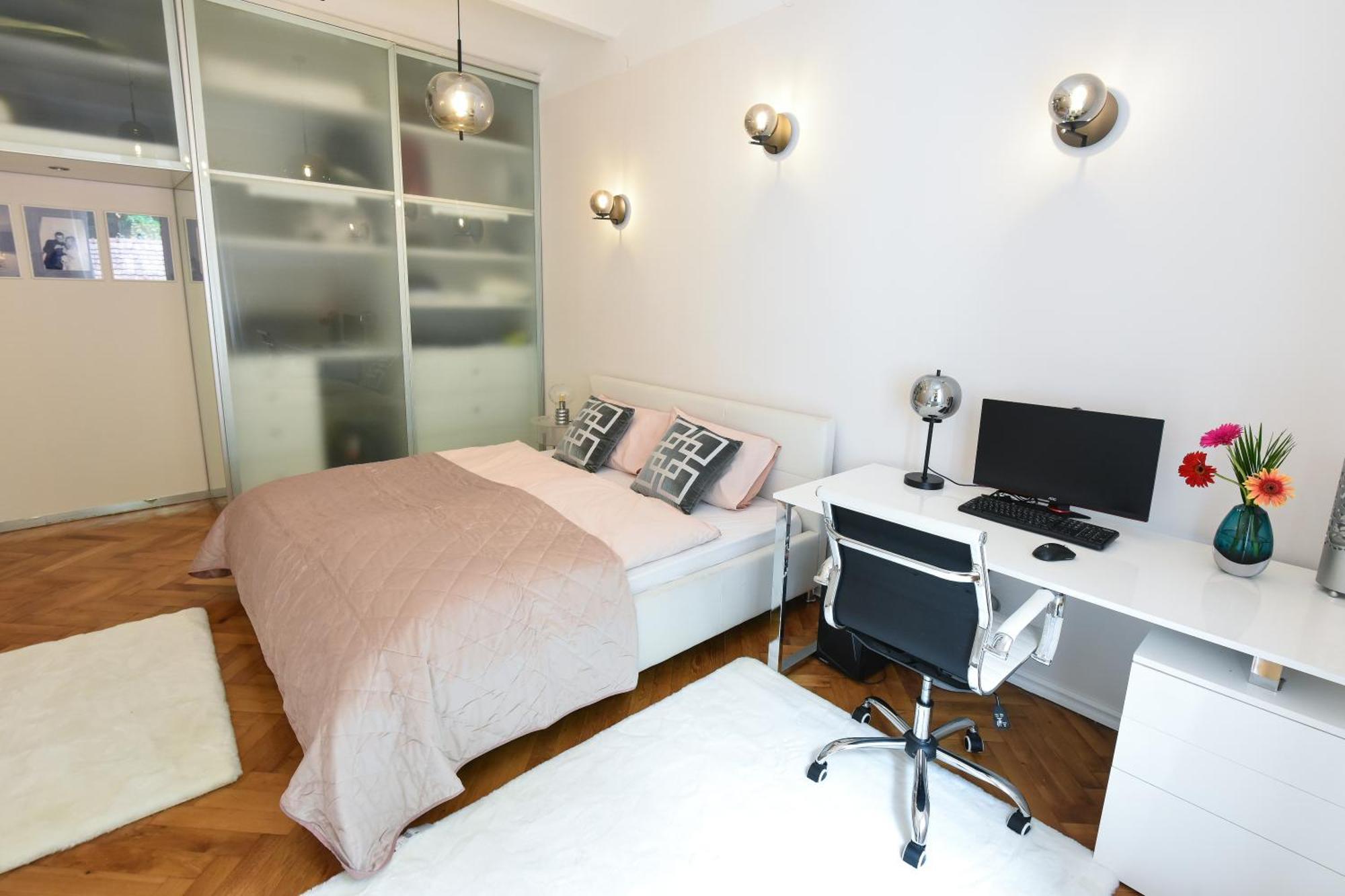 Neoclassical Luxury Apartment Любляна Екстер'єр фото