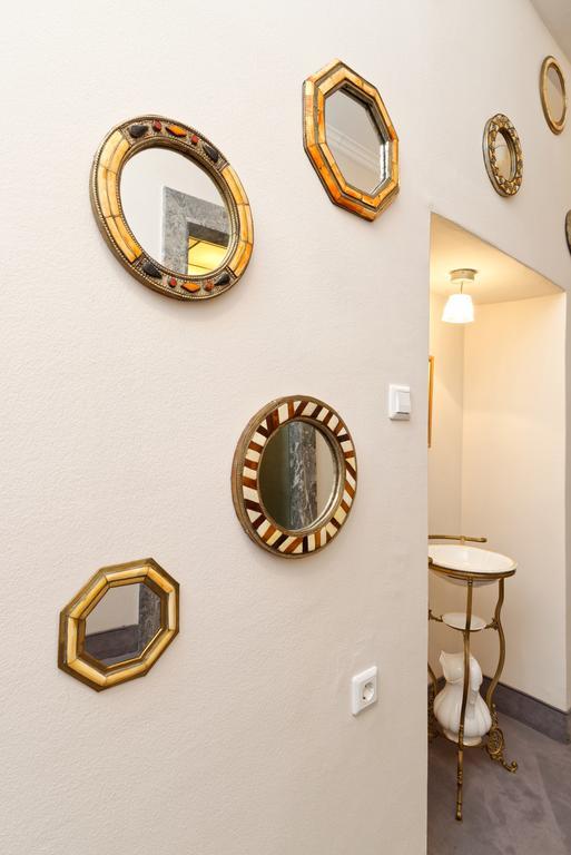 Neoclassical Luxury Apartment Любляна Екстер'єр фото